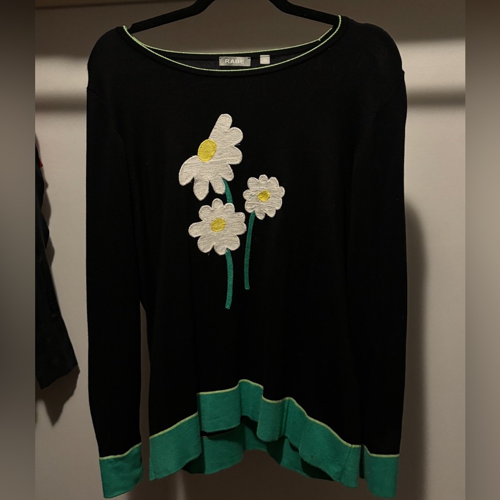 Black and Green Women's Sweater with Floral Design